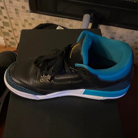 Jordan 4 - Picture 8 of 10